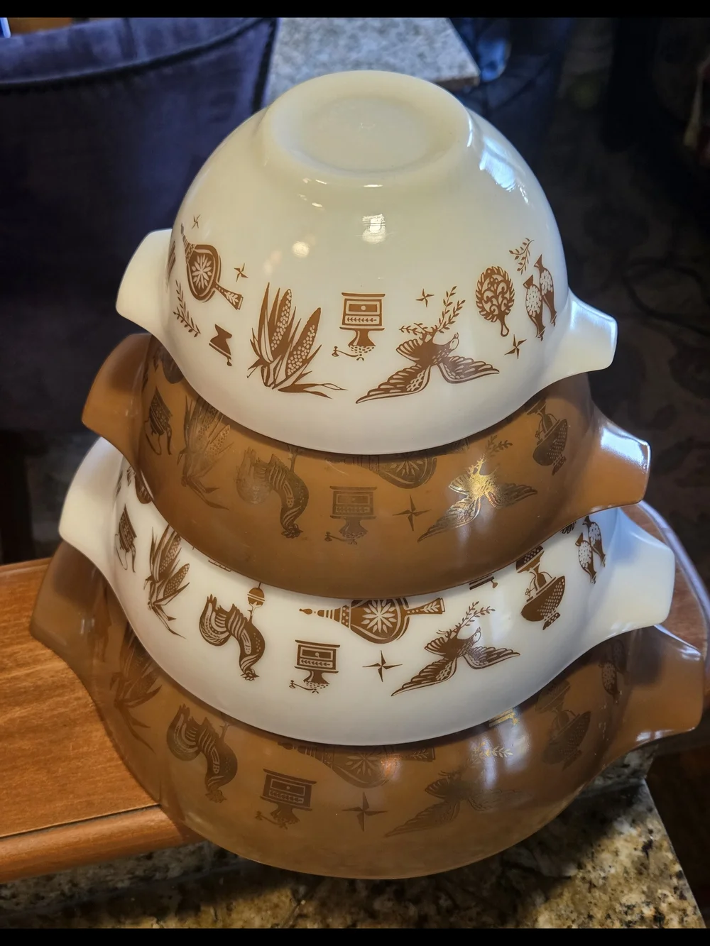 Set of 4 Pyrex Early American Cinderella Nesting Mixing Bowls 441 442 443 444